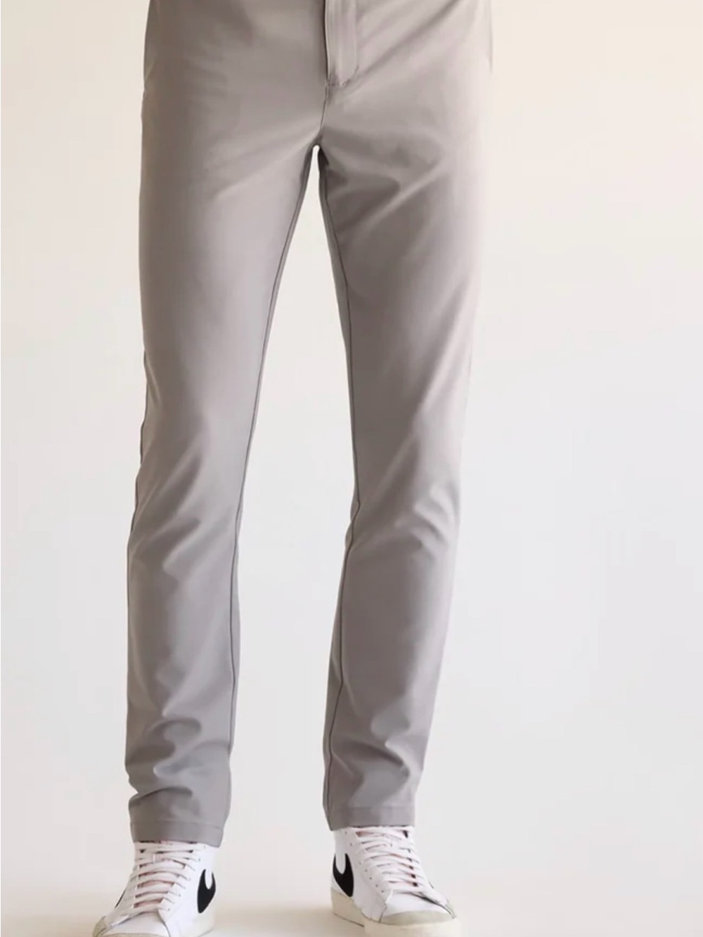 chubbies men’s  Slim Straight Chinos in Light Gray